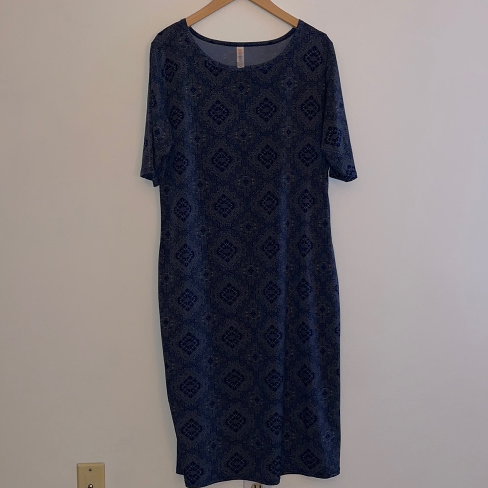 **2/$30** 
Navy patterned knee length lularoe julia dress